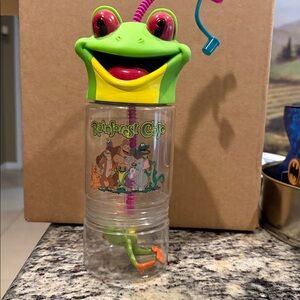 Rainforest Café, frog travel water bottle
Like new condition